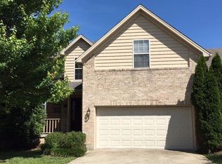 3096 Roundway Down Ln, Lexington, KY 40509