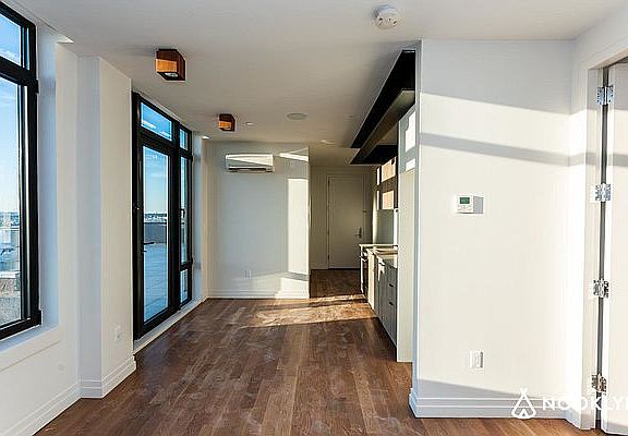 3rd image of 260 Knickerbocker Ave #10E