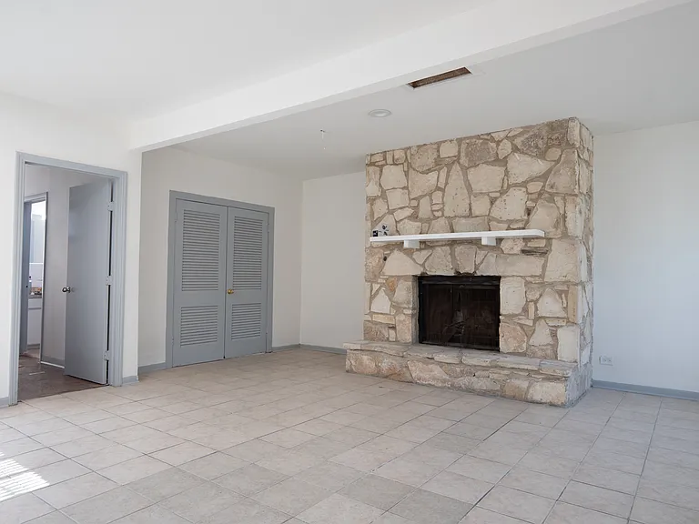 618 Weizmann St — Photo 10