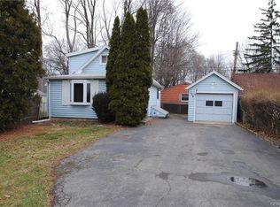 156 Heberle Rd, Rochester, NY 14609