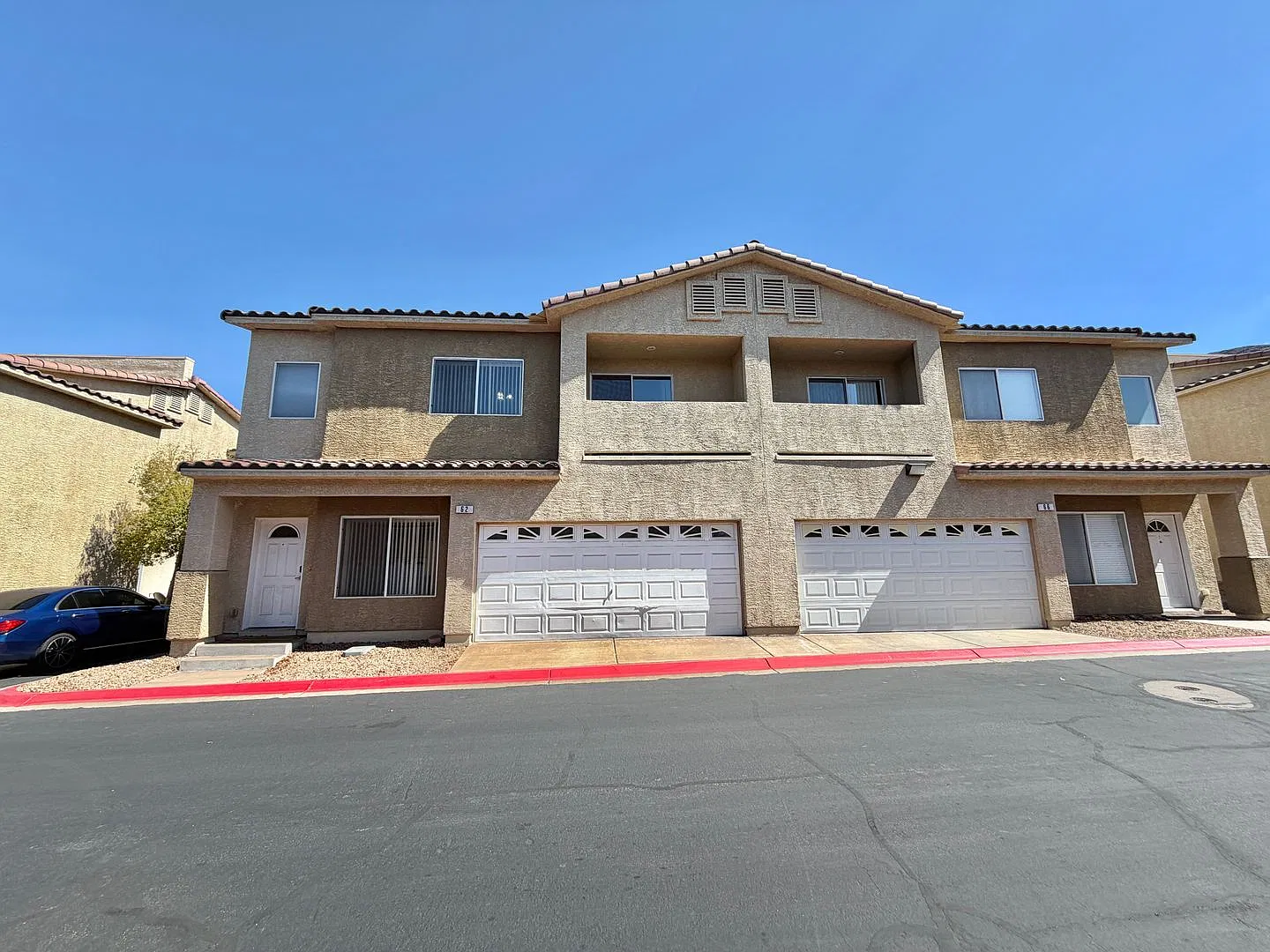 Inviting 2-Bedroom Townhome with Loft and 2-Car Garage in Eaglecrest — Photo 2