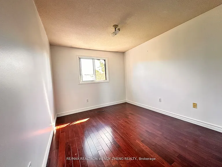 400 Huntsmill Blvd — Photo 10