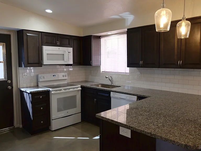 3757 E Lee St — Photo 6