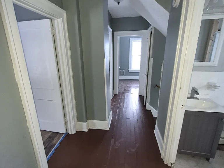 565 Garfield Pl — Photo 9