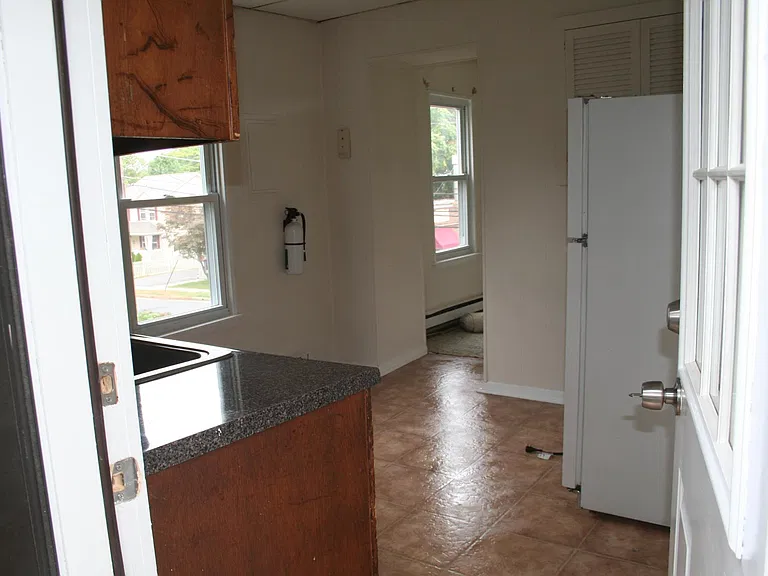 47 W Barber Ave #B — Photo 10