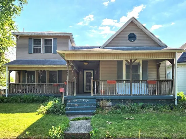 215 N 8th St, West Terre Haute, IN 47885