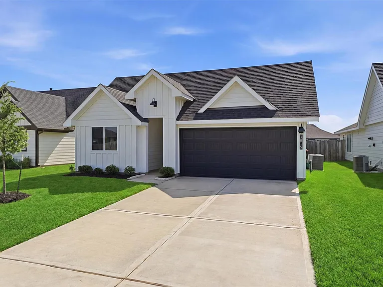 3815 Haydon Ridge Ln — Photo 2