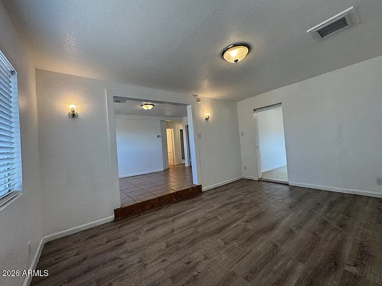 4818 S Santa Elena Ave — Photo 8