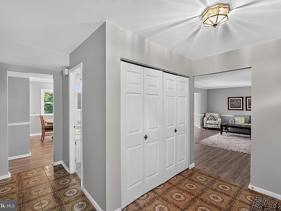 3rd image of 63 Deborah Rd