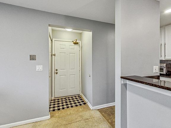 4th image of 208 Glengarry Dr APT 202