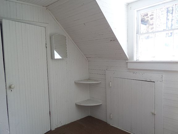 Bedroom 2 built ins