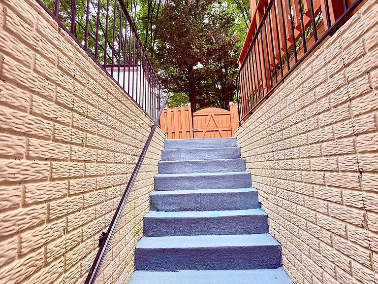 5944 Raina Dr — Photo 20