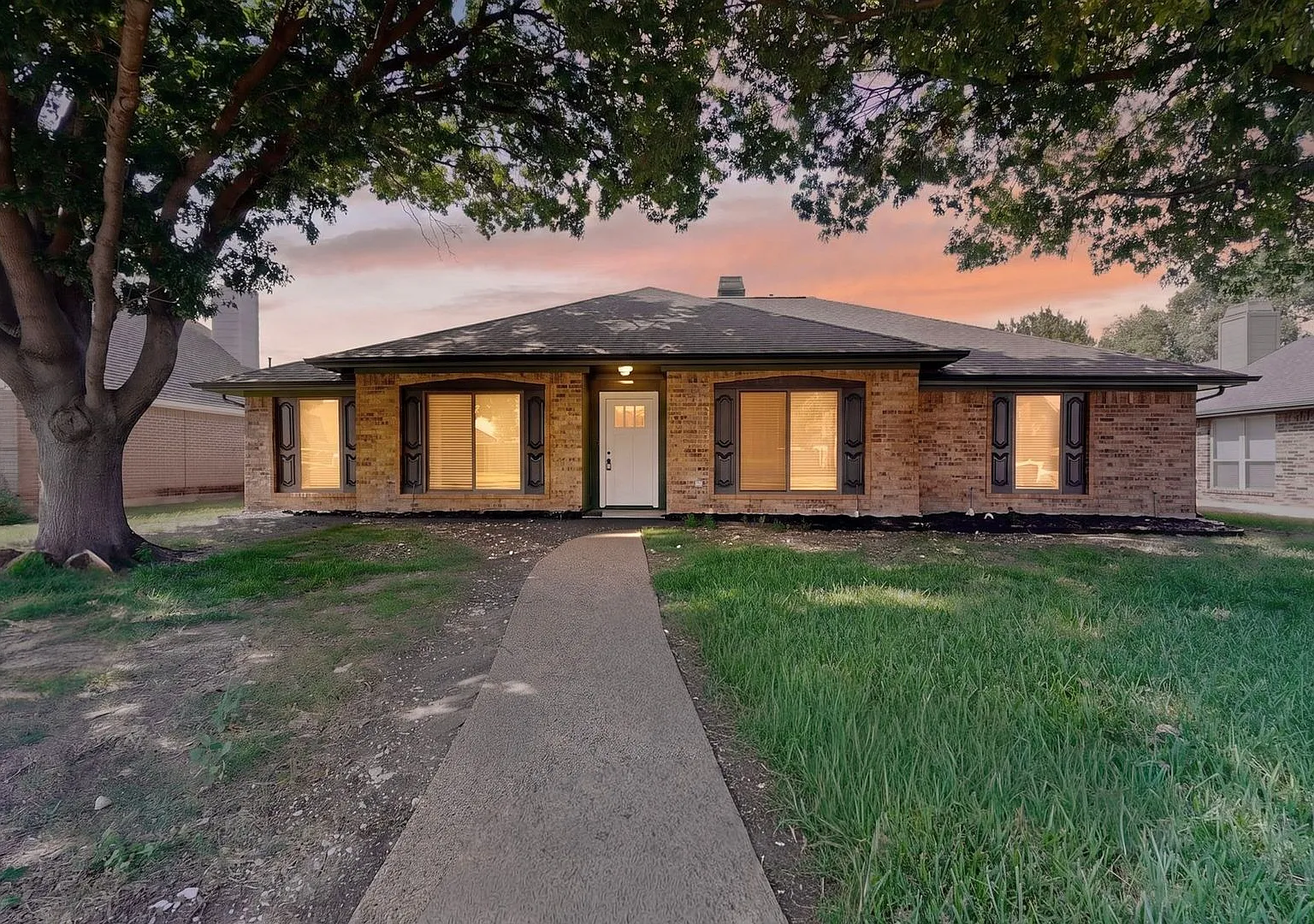 Renovated Home In the Coveted Allen ISD — Photo 1
