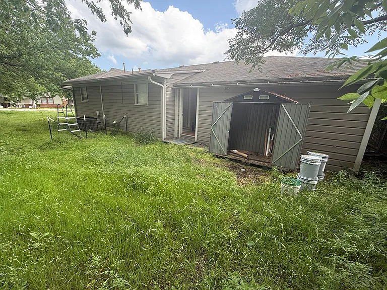 801 Pecan St — Photo 16