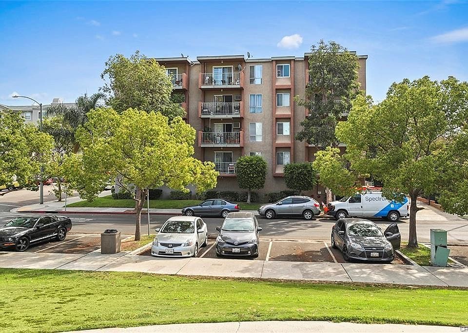 1st image of 460 Golden Ave Unit 315