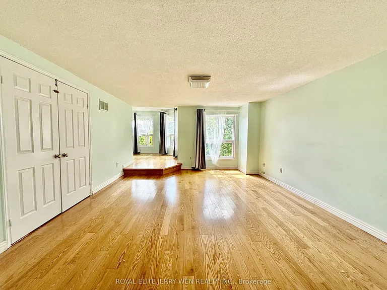 10 Kingsboro Rd — Photo 12