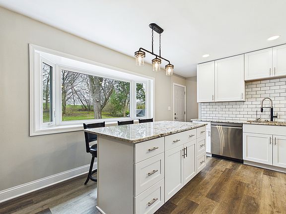4th image of 36849 N Eastmoor Ave