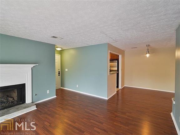 3rd image of 607 Countryside Ln SE