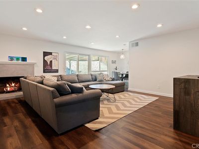 7701 Woodhall Ave, Canoga Park, CA, 91304