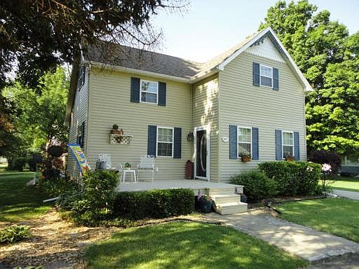 2nd image of 607 E Hopkins Ave