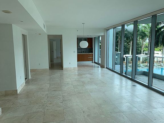 4th image of 2627 Bayshore Dr #607