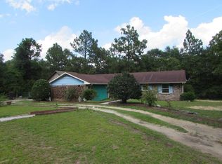 206 Clearwater Dr, Aberdeen, NC 28315