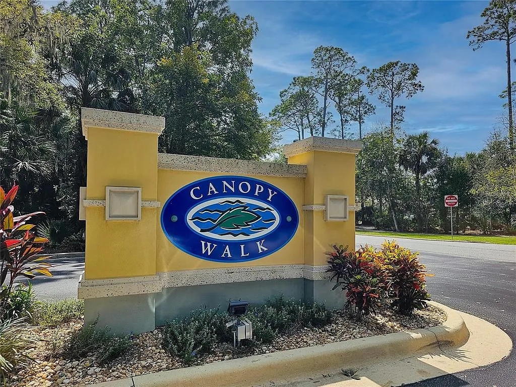 3 bed, 2.0 bath, 1377 sqft, $2,300 — Photo 2