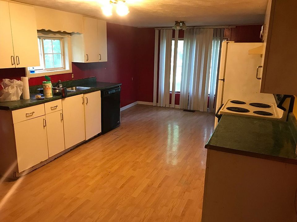 1st image of 12 Marion Ln
