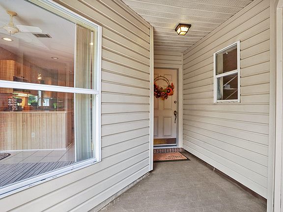 2nd image of 3200 Castle Ct