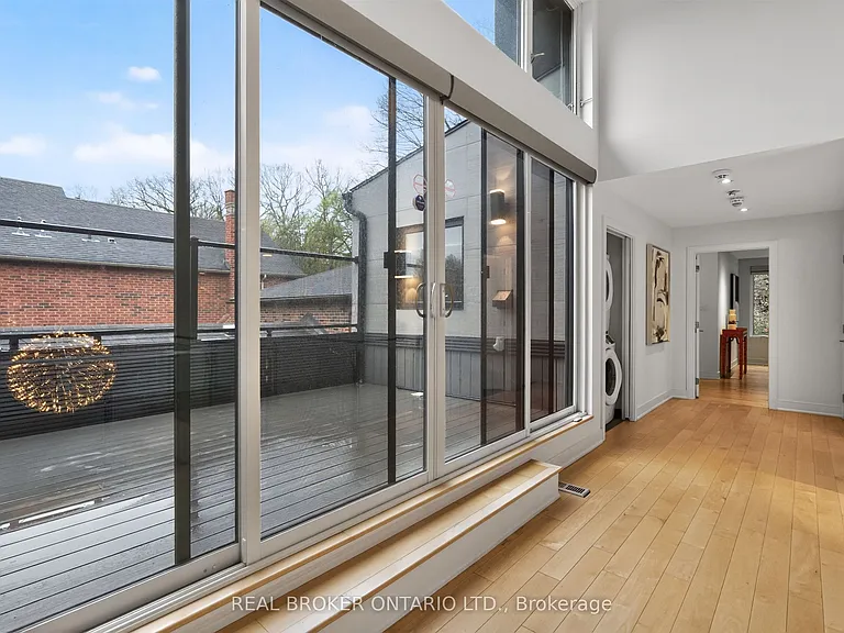 88 Kingsway Way — Photo 31