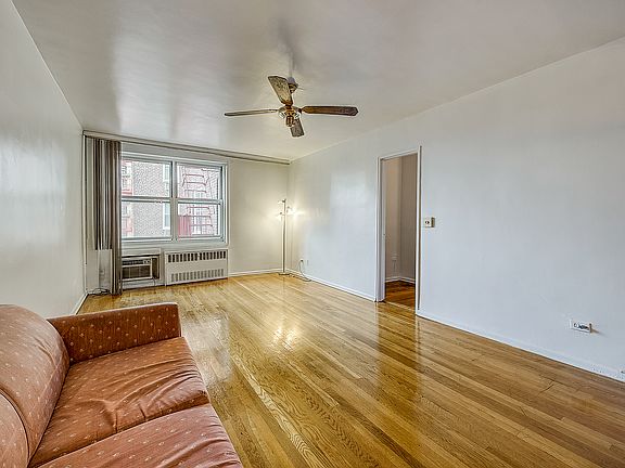 3rd image of 14205 Roosevelt Ave APT 521