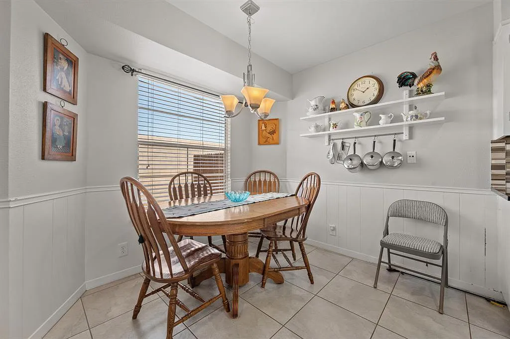 3 bed, 2.5 bath, 1000 sqft, $2,150 — Photo 3