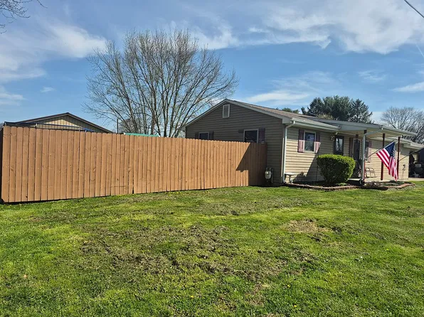 35 Valley View Dr NE, Newark, OH 43055