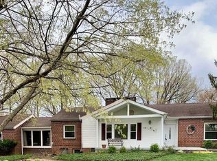 3715 Crestwood Circle Dr, Danville, IL 61832