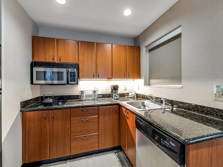 Vivo Living Charlotte (Tryon) — Photo 28