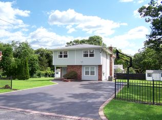 1001 Ferndale Blvd, Central Islip, NY 11722