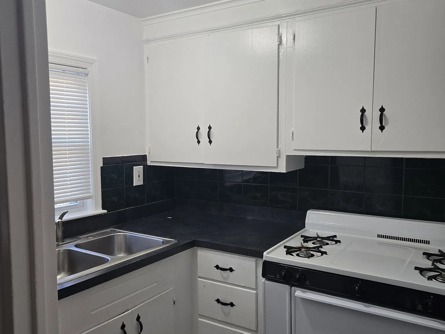 Meadowbrook Apartments — Photo 2