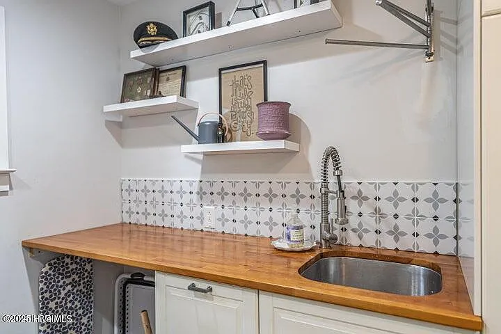 420 E Indiana Ave — Photo 28