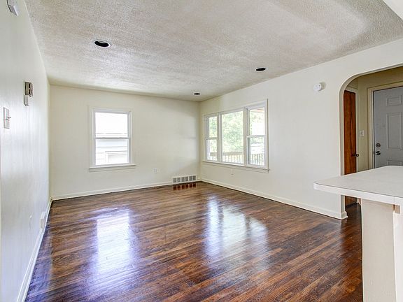4th image of 866 Reed Ave