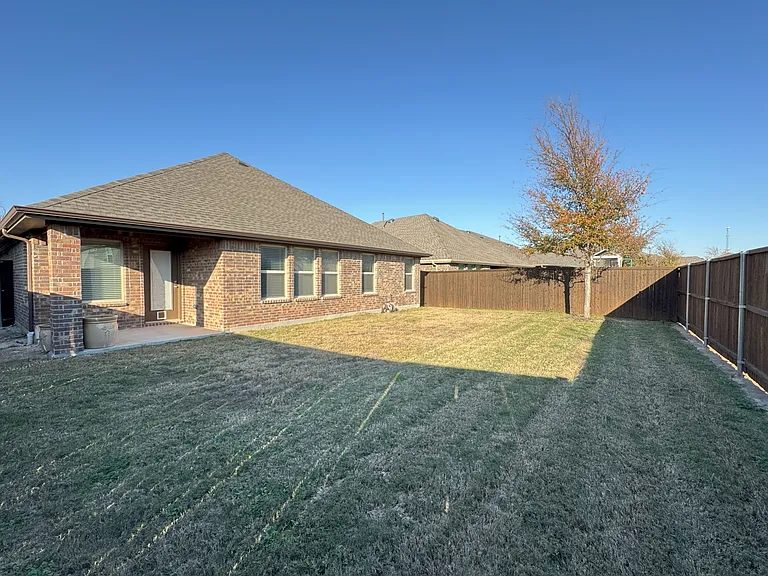 905 Berry St — Photo 20