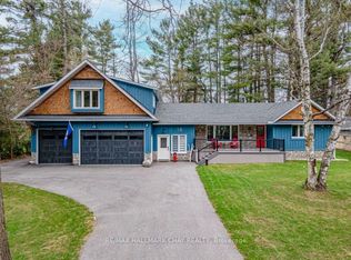 18 Lawrence Ave, Springwater, ON L9X0W3