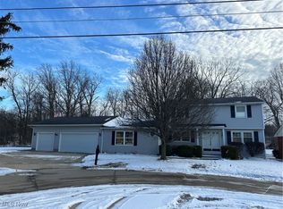 915 Nautical Dr, Vermilion, OH 44089