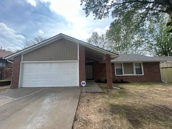 306 E 24th Ct, Owasso, OK 74055