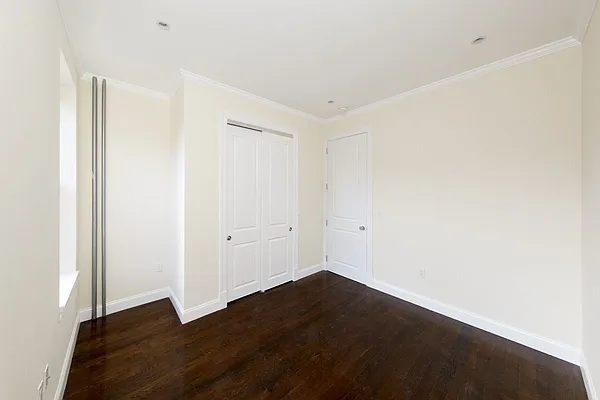 Rented by Avenues Real Estate | media 18