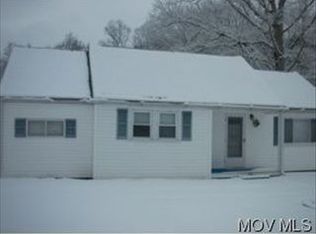 530 Red Hill Rd, North Parkersburg, WV 26104