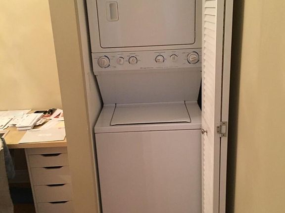 5th image of 4871 N Hermitage Ave APT 1E