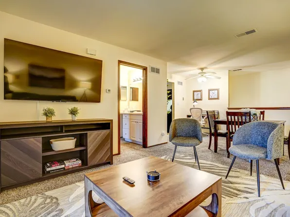 (undisclosed Address), Milwaukee, WI 53220