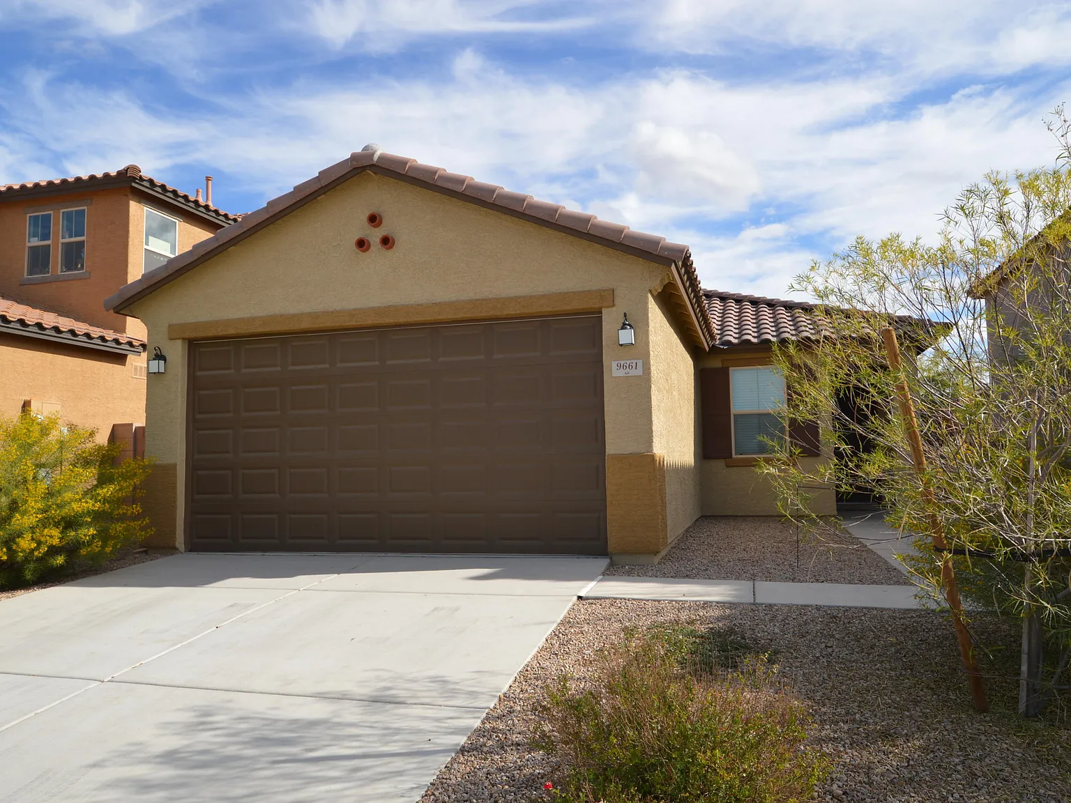 3 bed, 2.0 bath, 1465 sqft, $1,795 — Photo 1