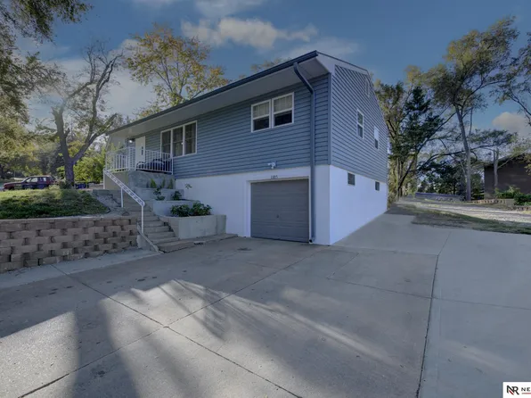 2205 Power Dr, Bellevue, NE 68005