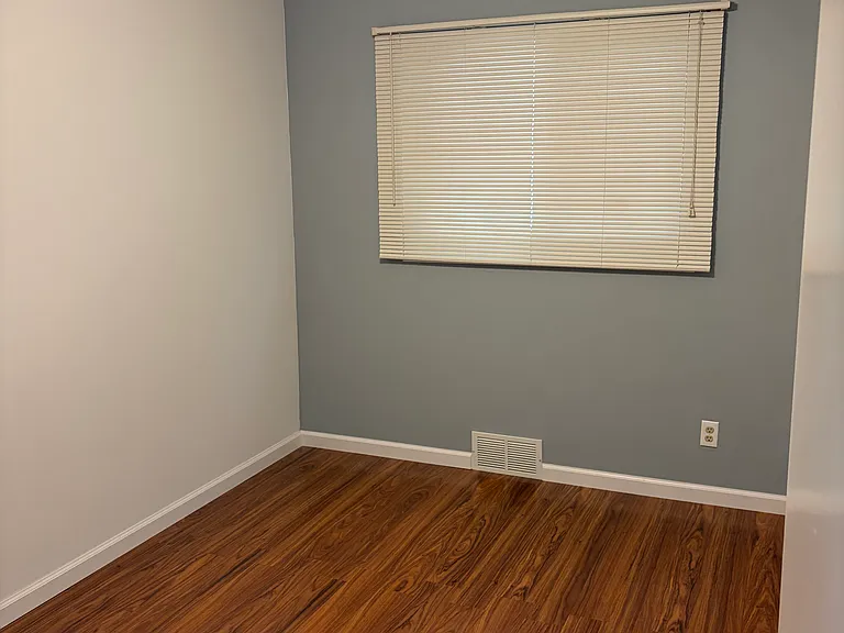112 Wright Ave — Photo 7